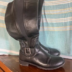 Stylish Black Leather Women's Boots size 9